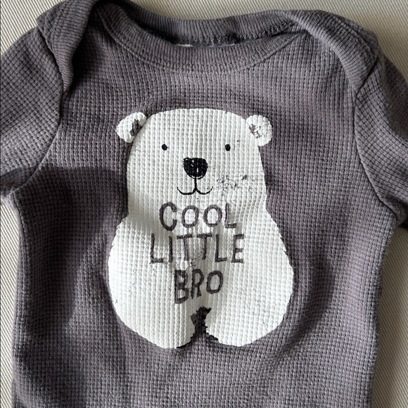 Small Wonders Bodysuit 6-9m *read description* - Picture 2 of 4